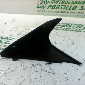 Foto de Embellecedor de reposapie izquierdo Honda VISION 110 referencia 338-19-24657 foto 1