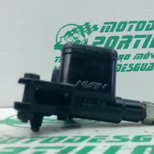 Foto de Bomba de freno delantero Yamaha N MAX 125 referencia 394-23-46366 foto 3