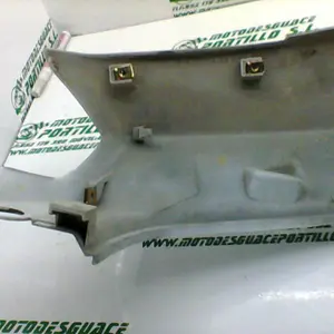 Foto de Carcasa lateral trasera derecha Peugeot tweet 125 referencia 280-23-46011 foto 16