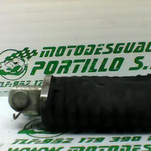 Foto de Reposapies delantero izquierdo Kymco VENOX 250 referencia 257-19-39715 foto 2