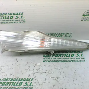 Foto de Intermitente delantero izquierdo Honda Pantheon 125 4T referencia 11-20-25113 foto 2