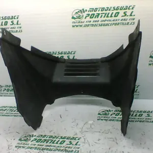 Foto de Carcasa bajo asiento Suzuki BURGMAN 400 referencia 307-19-24878 foto 3