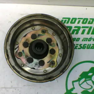 Foto de Plato magnetico Honda LEAD 100 referencia 136-17-32290 foto 6