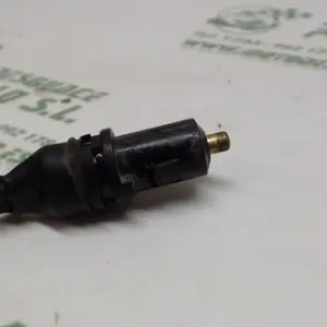 Foto de Sensor de freno trasero Yamaha Cygnus x 125 referencia 262-24-48889 foto 3
