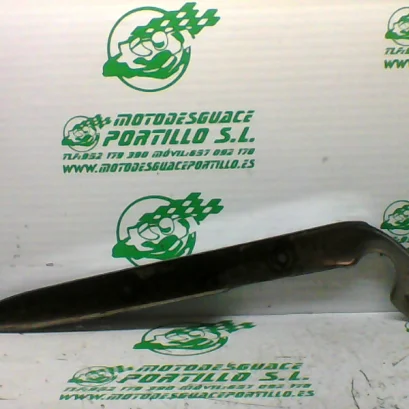 Foto de Embellecedor asidero Izquierdo Suzuki Marauder 250 referencia 193-21-33265