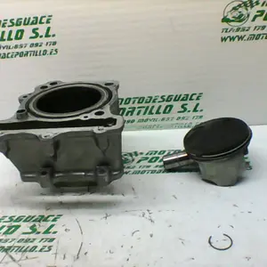 Foto de Cilindro y pistón Suzuki V Strom 650 referencia 144-19-21253