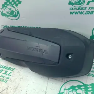 Foto de Embellecedor de tapa cárter Honda FORZA 125 referencia 396-25-49206 foto 3