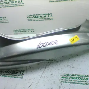 Foto de Carcasa lateral trasera izquierda Peugeot LOOXOR 125 referencia 178-19-23930 foto 7