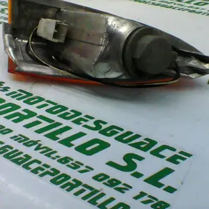 Foto de Intermitente trasero derecho Piaggio FLY 125 4T referencia 75-19-18235 foto 4
