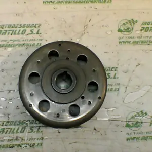 Foto de Plato magnetico Peugeot Satelis 125 referencia 253-18-16579 foto 2