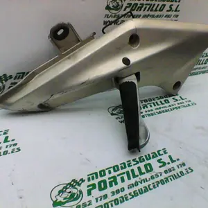 Foto de Reposapies trasero Honda Silver wing 600 referencia 122-19-20084 foto 2