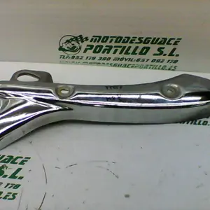 Foto de Embellecedor lateral izquierdo Yamaha YBR 125 i referencia 118-19-19819 foto 10