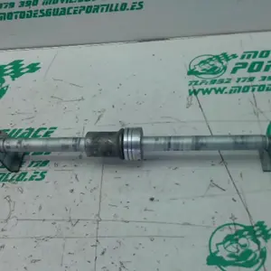 Foto de Eje de rueda trasera Suzuki Intruder 250 referencia 391-23-46942 foto 5