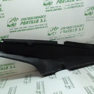 Foto de Carcasa lateral trasera izquierda Suzuki V Strom 650 referencia 144-19-21122