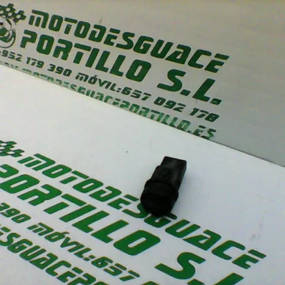 Foto de Interruptor de claxon Piaggio LIBERTY 200 referencia 111-19-19106