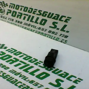 Foto de Interruptor de claxon Piaggio LIBERTY 200 referencia 111-19-19106