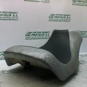 Foto de Asiento delantero Suzuki gsx600F referencia 156-16-23725 foto 2
