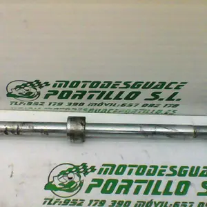 Foto de Eje de rueda delantera Suzuki SIXTEEN 125 referencia 281-18-19667