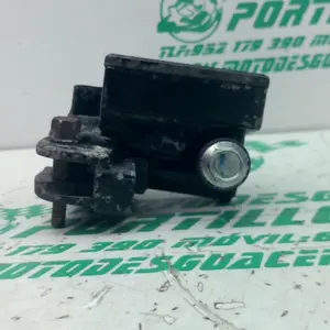 Foto de Bomba de freno delantero Yamaha XT 600 E referencia 72-24-48011 foto 3