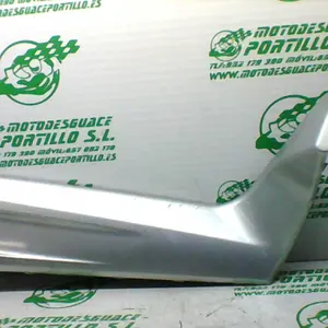 Foto de Embellecedor de carcasa delantera derecha Yamaha XMAX 250 referencia 213-19-37416 foto 6