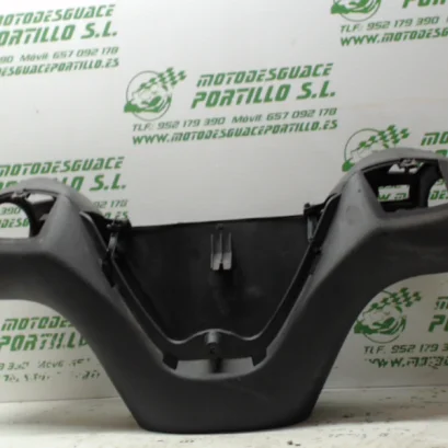 Foto de Embellecedor del manillar Piaggio X8 125 referencia 295-20-37710