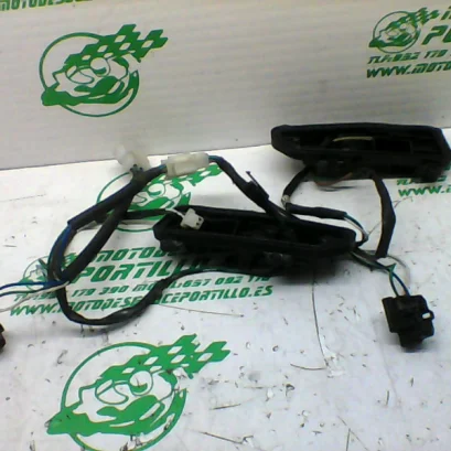 Foto de Instalación del faro Sym JOYMAX 300I referencia 305-21-31826