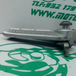 Foto de Reposapies trasero izquierdo Yamaha Xenter 125 referencia 446-22-40764 foto 3