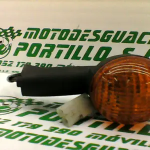 Foto de Intermitente trasero derecho Peugeot Ludix 50 referencia 71-19-19081 foto 9