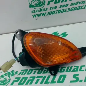 Foto de Intermitente delantero derecho Honda Bali 100 referencia 34-22-38827 foto 4