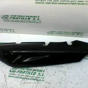 Foto de Carcasa lateral trasera izquierda Honda CBF 250 referencia 214-19-23153 foto 11
