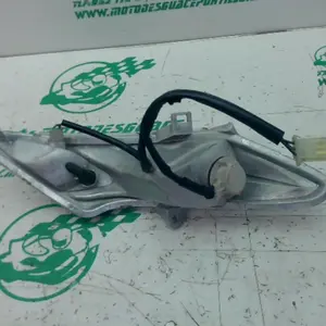Foto de Intermitente delantero derecho Honda SH 125 i 09-10 referencia 66-24-47172 foto 8