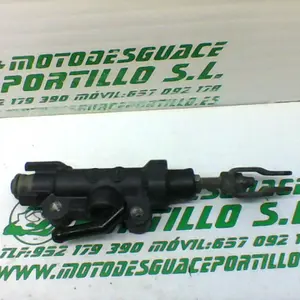 Foto de Bomba de freno trasero Yamaha FZ1-N referencia 177-19-21689 foto 4