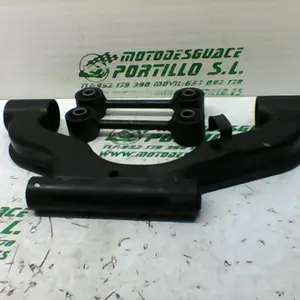 Foto de Soporte de motor Yamaha XMAX 250 referencia 213-19-37357 foto 12