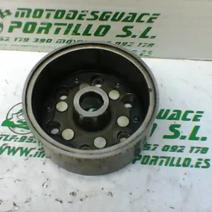 Foto de Plato magnetico Yamaha XMAX 250 referencia 112-23-45211 foto 13