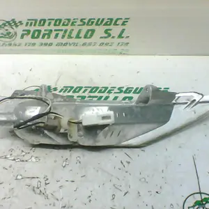 Foto de Intermitente delantero izquierdo Piaggio X8 125 referencia 295-20-37275 foto 8