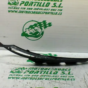 Foto de Embellecedor del piloto trasero Piaggio LIBERTY 125 3V referencia 67-23-42413 foto 5