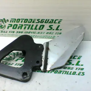 Foto de Estribera delantera izquierda Suzuki GS-500-F referencia 166-19-21501 foto 4