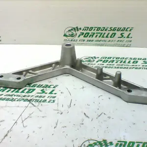 Foto de Soporte de motor Suzuki V Strom 650 referencia 144-19-21232 foto 5