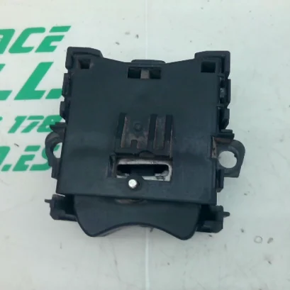 Foto de Boton de apertura de asiento Honda PCX 2017 referencia 231-24-48447