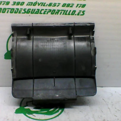 Foto de Carcasa bajo asiento Daelim Roadwin 125 i referencia 230-19-38110