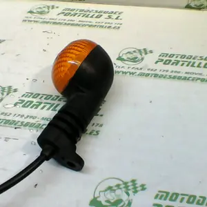 Foto de Intermitente trasero izquierdo Peugeot Ludix 50 referencia 116-18-25716 foto 3