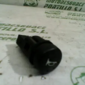 Foto de Interruptor de claxon Piaggio ZIP AIRE 2T 3 50 referencia 65-16-9377
