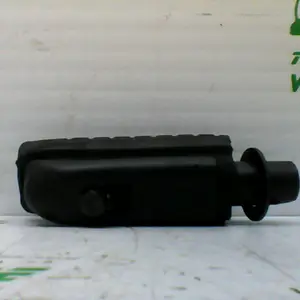 Foto de Reposapies trasero derecho Honda CBF 125 M referencia 166-22-34824 foto 10