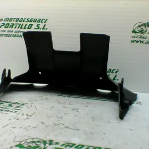 Foto de Protector de radiador Yamaha XMAX 250 referencia 213-19-37436 foto 8