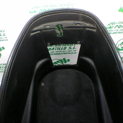Foto de Porta-casco Sym JOYMAX 300I referencia 305-21-31837