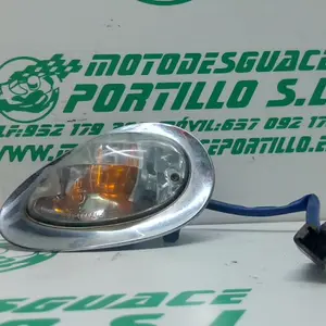 Foto de Intermitente delantero izquierdo Kymco Yup 50 referencia 243-20-35140 foto 3