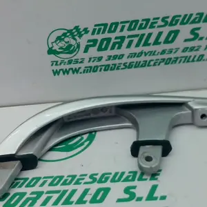 Foto de Asidero izquierdo Yamaha XMAX 250 referencia 213-19-37421 foto 3