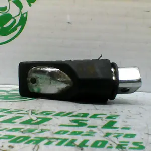 Foto de Reposapies delantero derecho Kawasaki Gpz 500 referencia 132-18-43251 foto 3