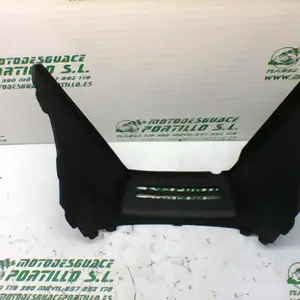 Foto de Carcasa bajo asiento Suzuki Burgman 125 referencia 69-19-21028 foto 8
