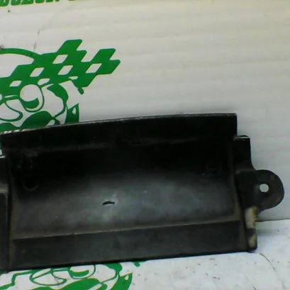 Foto de Carcasa Inferior de Faro Suzuki gsx 750 f referencia 165-22-37267
